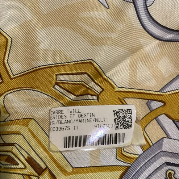 Hermes carre twill brides et destin scarf - Picture 4 of 5
